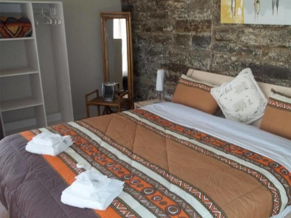The Whitehouse Inn Sutherland Eksteriør bilde